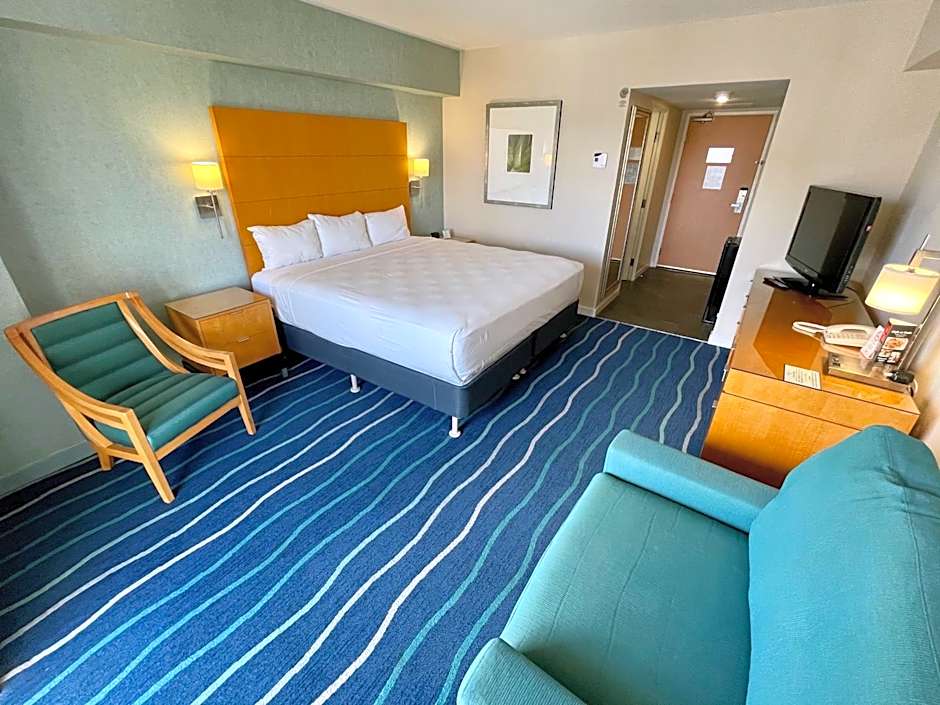 Ala Moana Hotel 31st floor