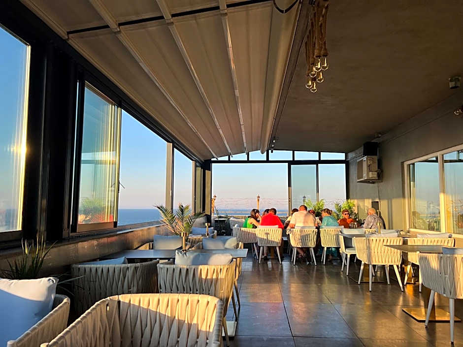 Hotel Cosmos
