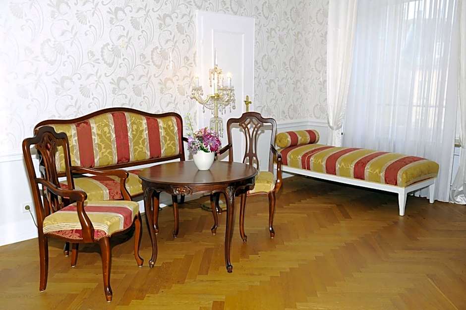 HELIOPARK Bad Hotel Zum Hirsch