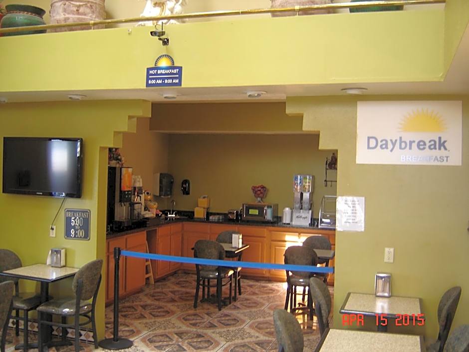 Days Inn by Wyndham Carlsbad