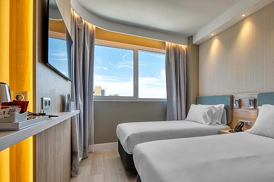 Holiday Inn Express Madrid Airport By IHG