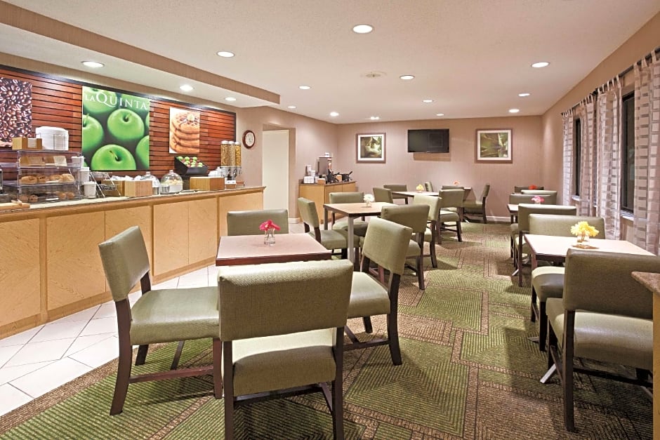 La Quinta Inn & Suites by Wyndham Sheboygan