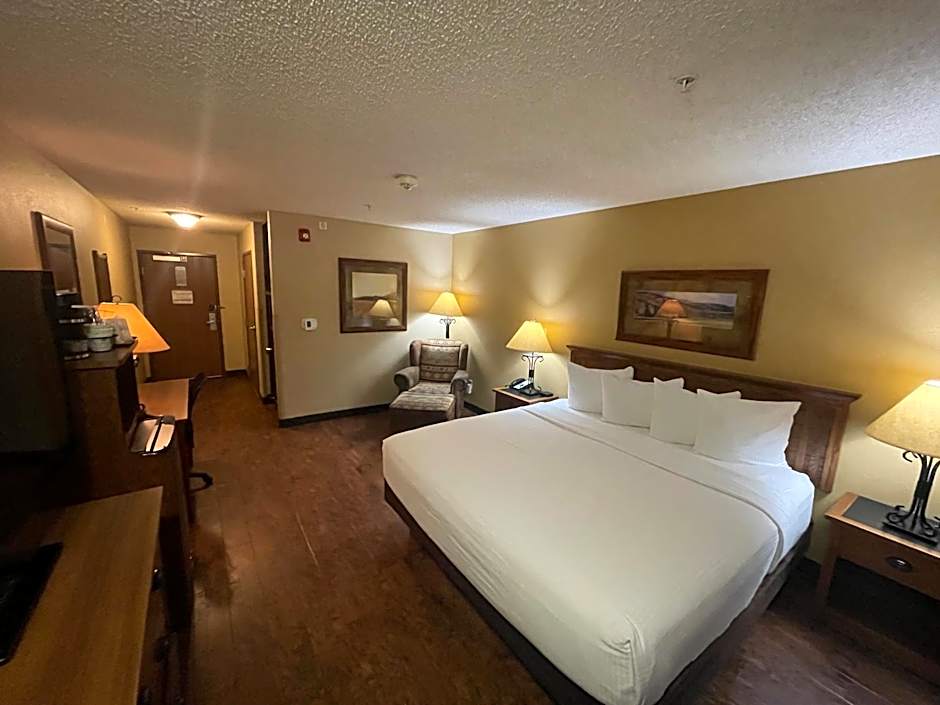 Best Western Plus Kelly Inn & Suites
