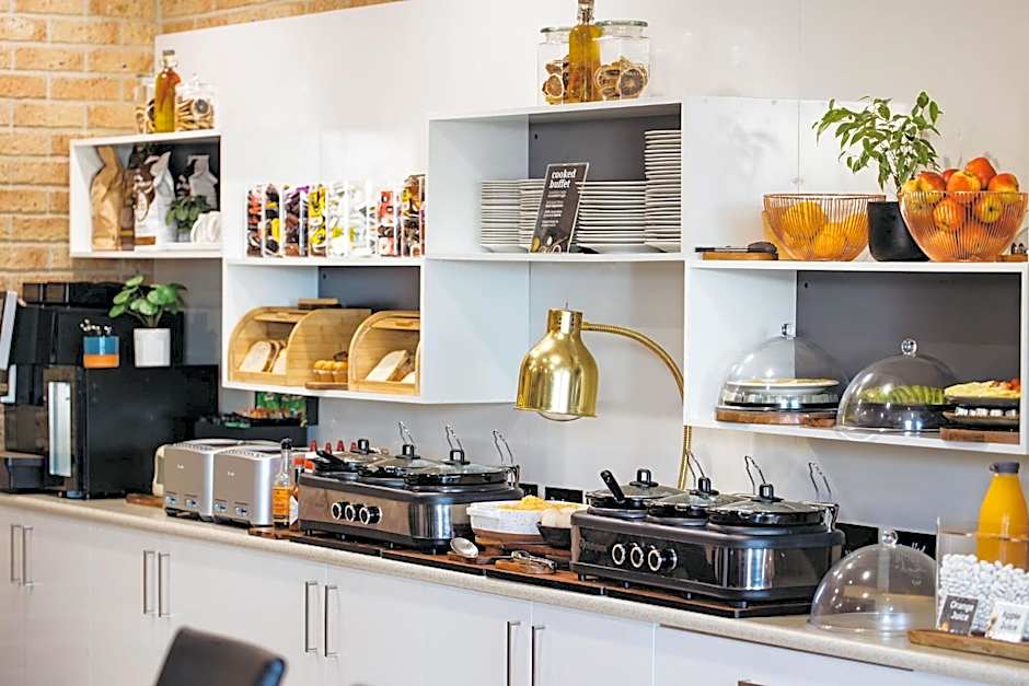 Quality Suites Banksia Gardens WA