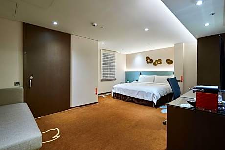 King Room - Disability Access (No Window)