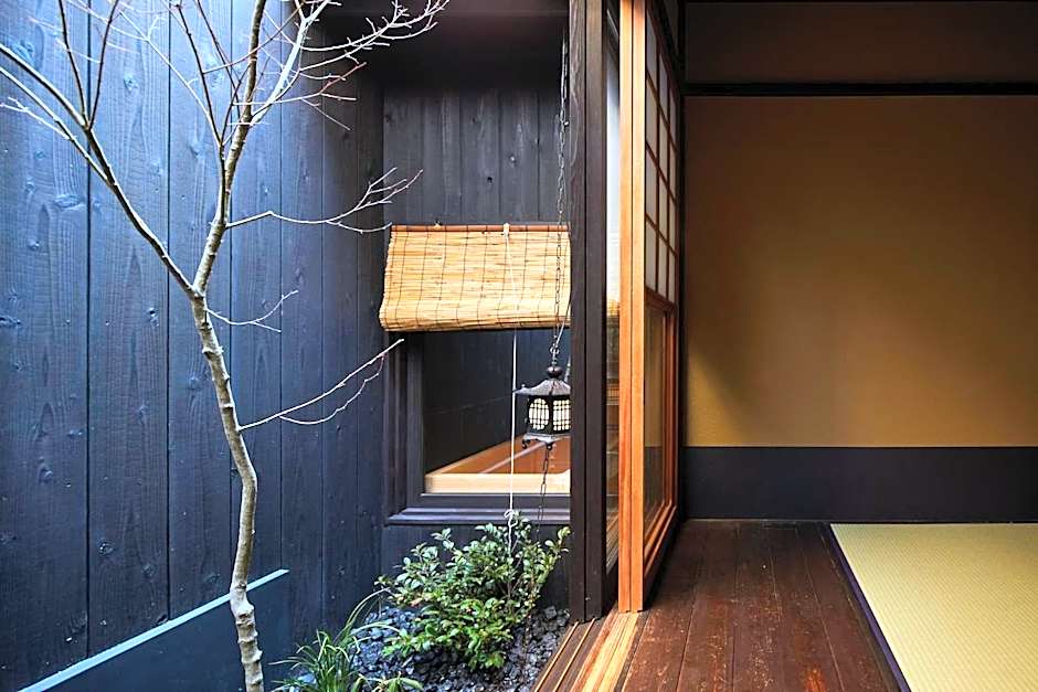 Kyoto Urushiro Wakasaya