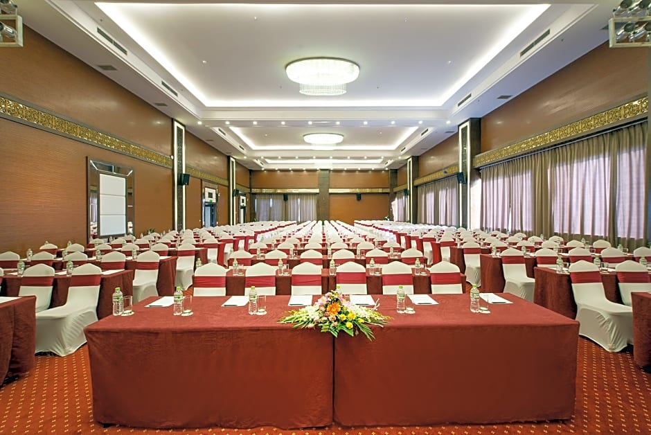 Muong Thanh Grand Cua Lo Hotel
