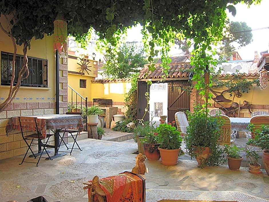 Tuncay Pension