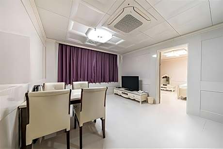 Family Condo - Bed Type Randomly Assigned by Hotel