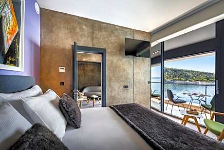 SUITE SUPERIOR WITH A SEA VIEW