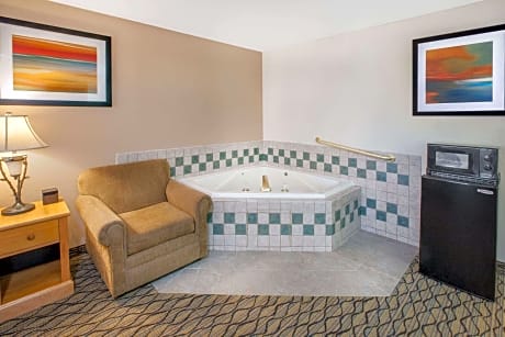 1 King Bed Courtside View Lobby Building Non Smoking