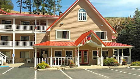 Keystone Boardwalk Inn and Suites