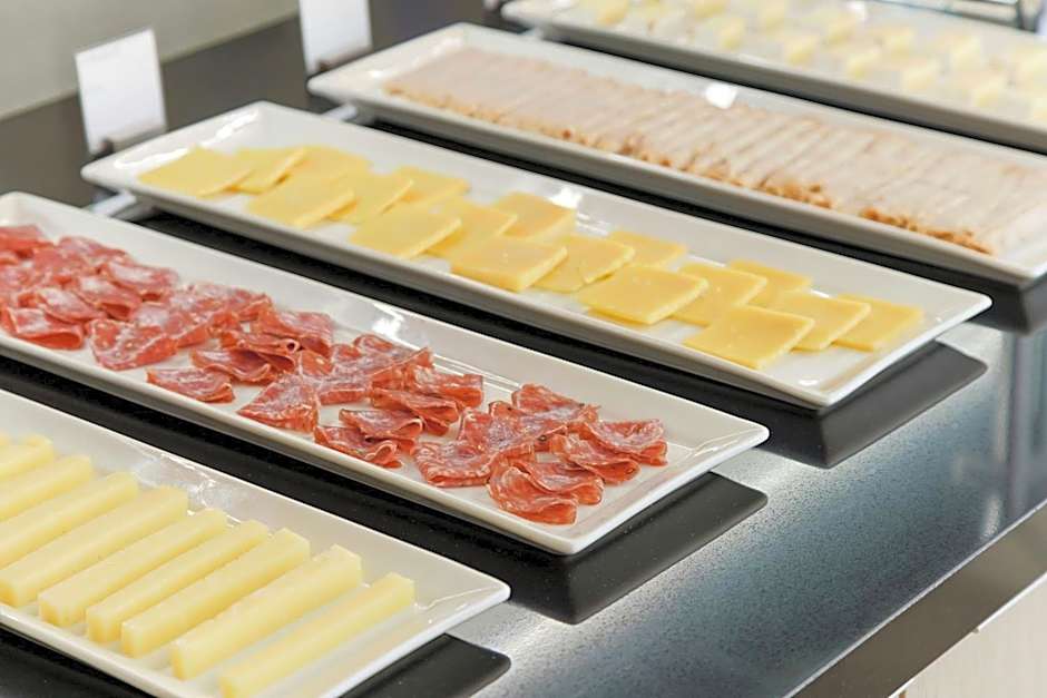 AC Hotel by Marriott St. Petersburg Downtown