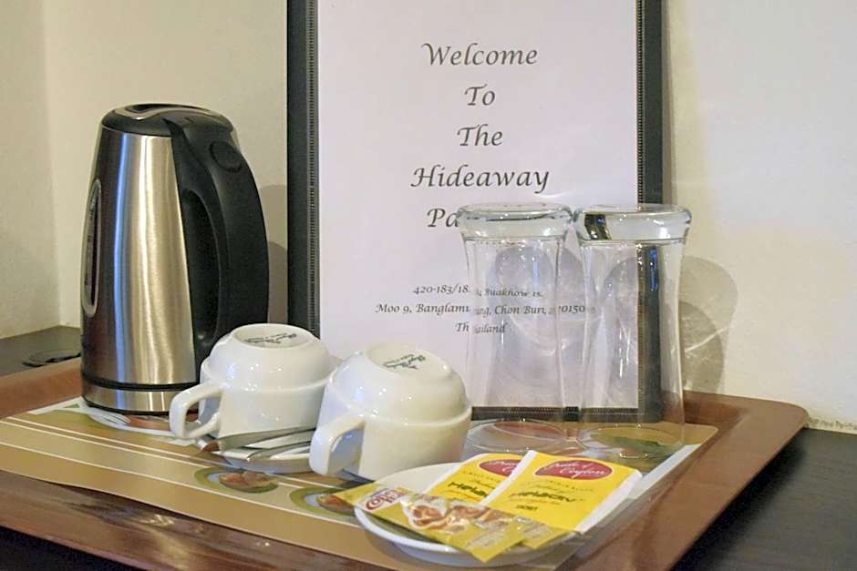 Hideaway Guest House And Bar