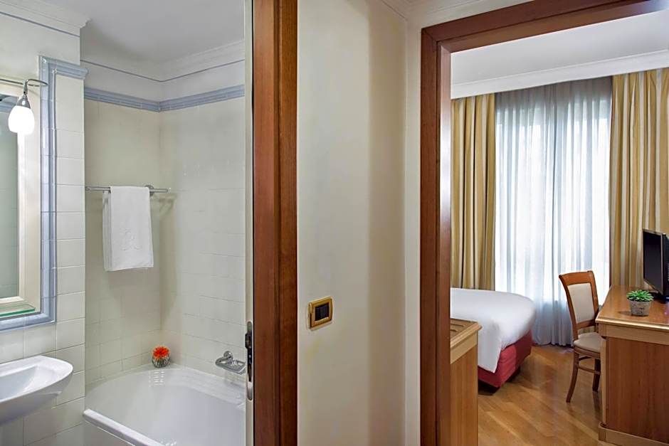 Renaissance Naples Hotel Mediterraneo