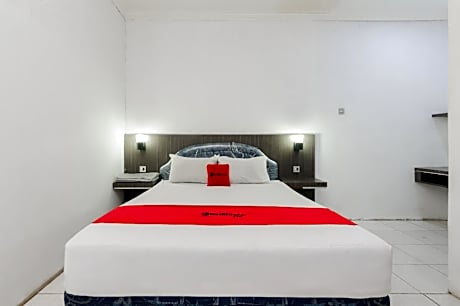 RedDoorz Syariah near Q-Mall Banjarbaru