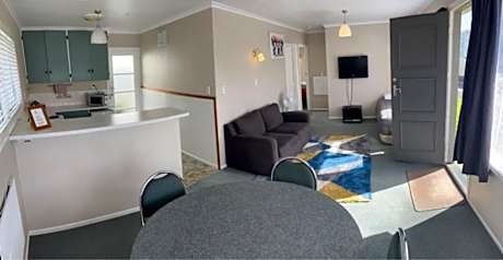 Two-Bedroom Apartment with Spa Bath