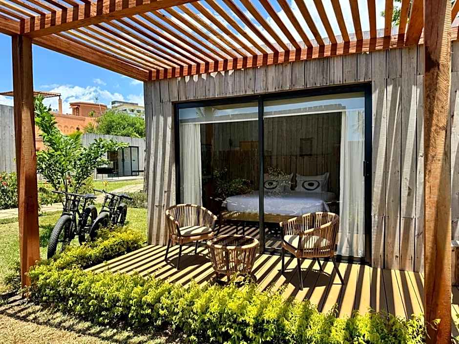 LalaGalu - Beachfront EcoCabins