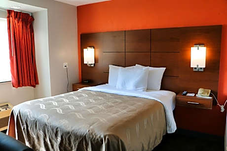 Queen Room - Non-Smoking