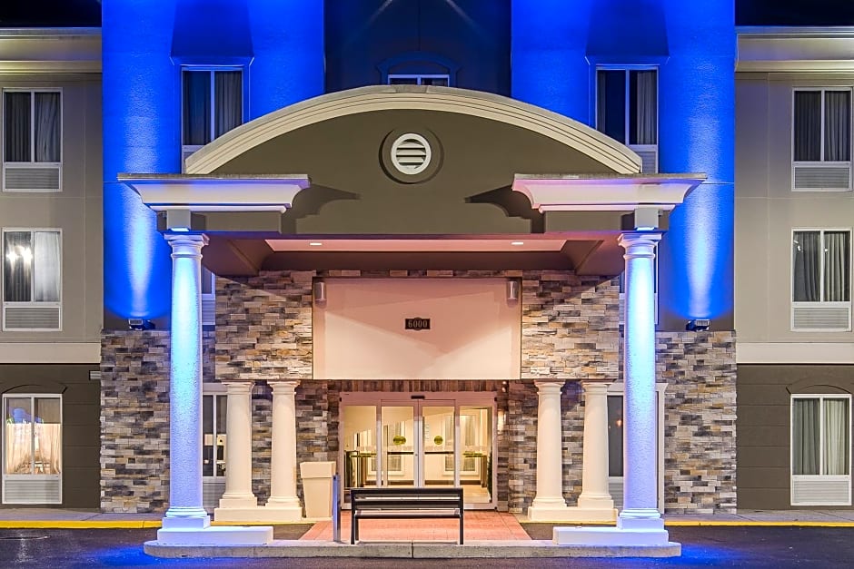 Holiday Inn Express & Suites Philadelphia - Mt. Laurel