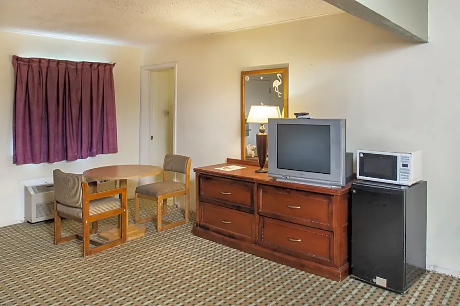 Rest Inn - Extended Stay, I-40 Airport, Wedding & Event Center