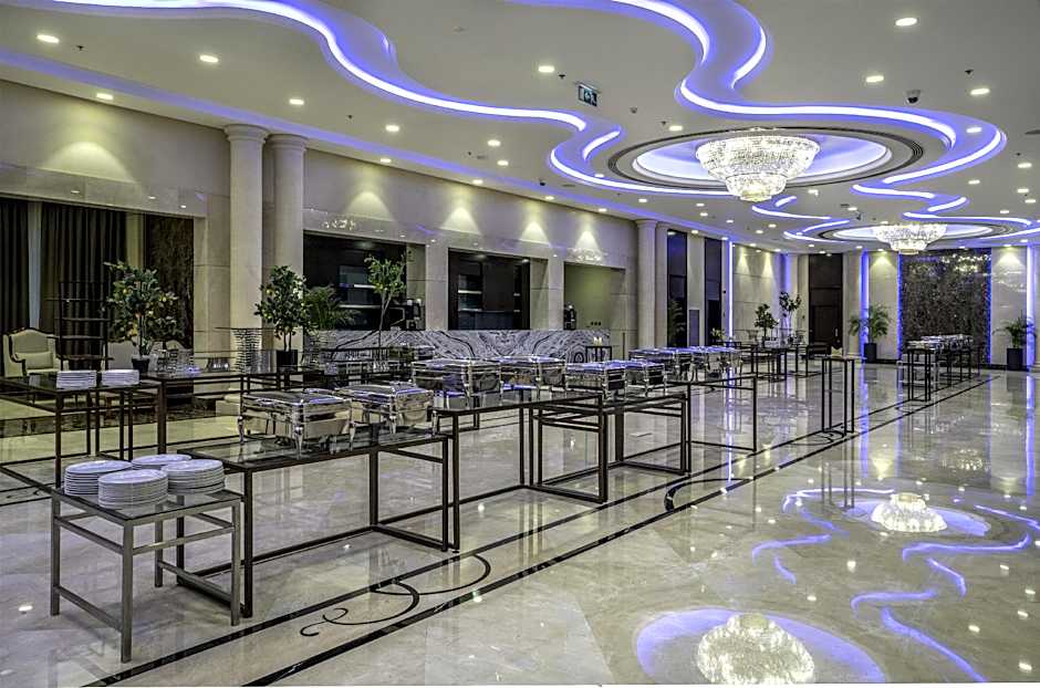 The Diplomat Radisson Blu Hotel Residence & Spa