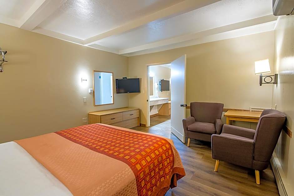 Glenwood Springs Cedar Lodge