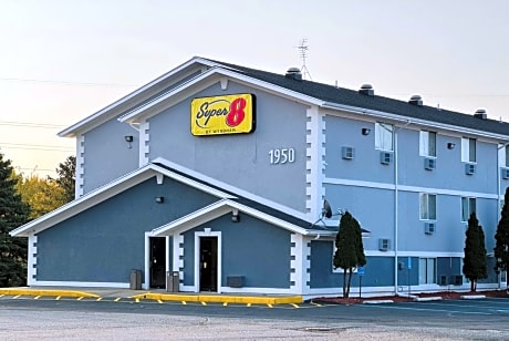 Super 8 by Wyndham Benton Harbor St Joseph