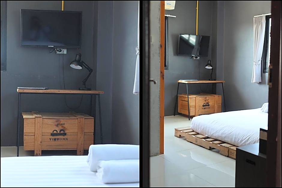 Yimwhan Hostel & Cafe Ayutthaya