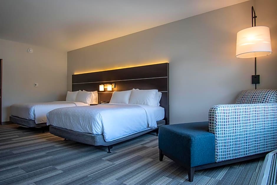 Holiday Inn Express and Suites Tonawanda Buffalo Area By IHG