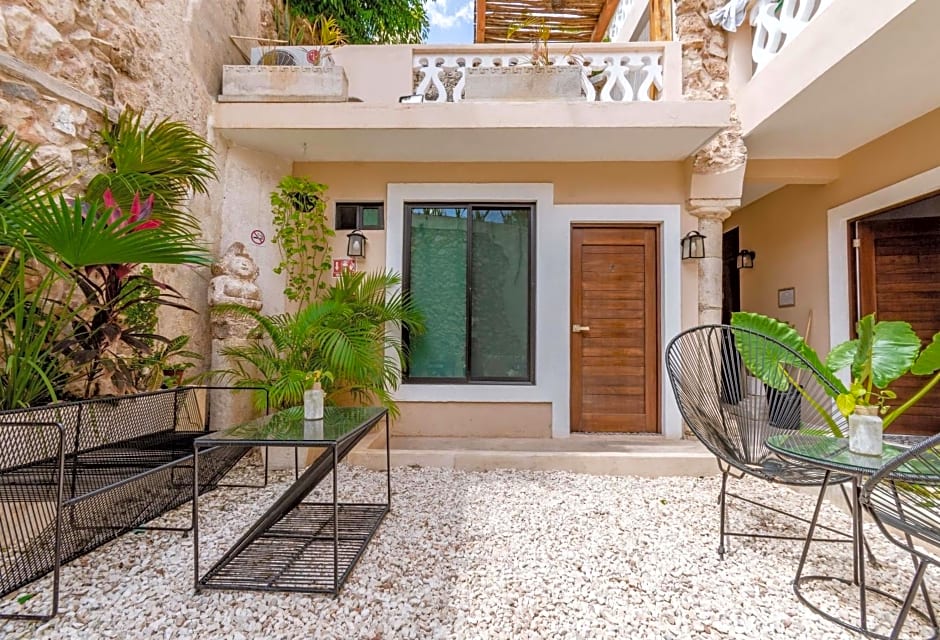Hotel Colonial Zaci by GuruHotel