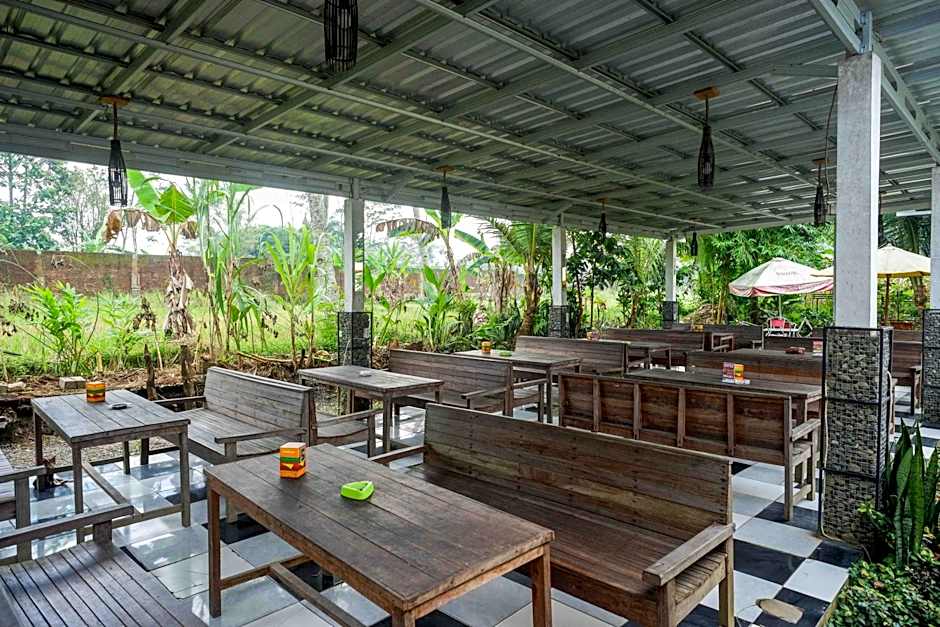 RedDoorz At Jalan Raya Baturaden