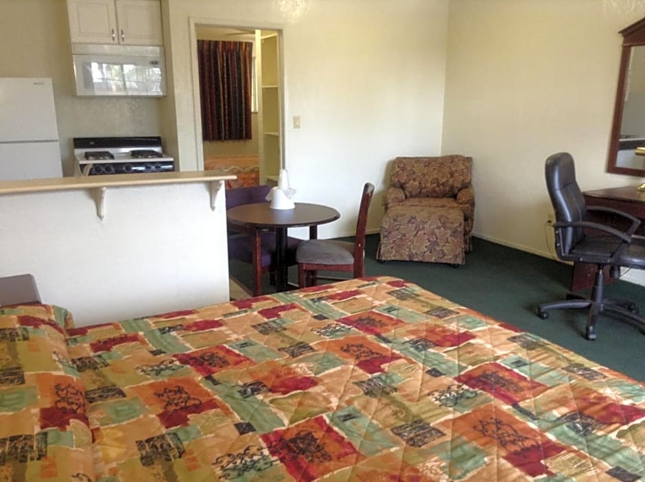 American Inn & Suites