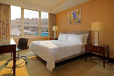 premium deluxe, club lounge access, suite, 1 king, sofa bed, pyramids view