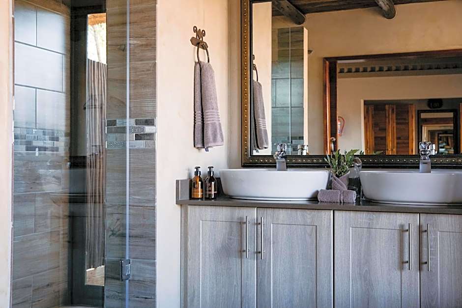 Waterbuck Game Lodge Thornybush Nature Reserve