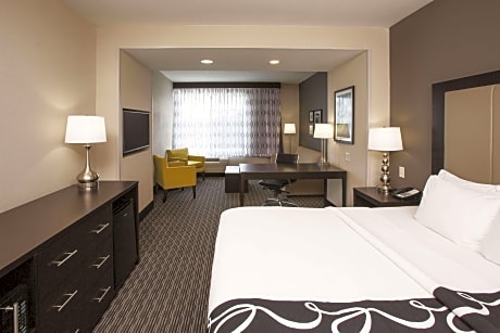 1 King Bed Deluxe Executive Room Non-Smoking