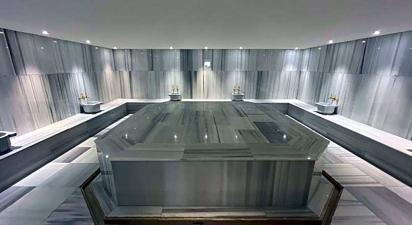 Lures Hotel