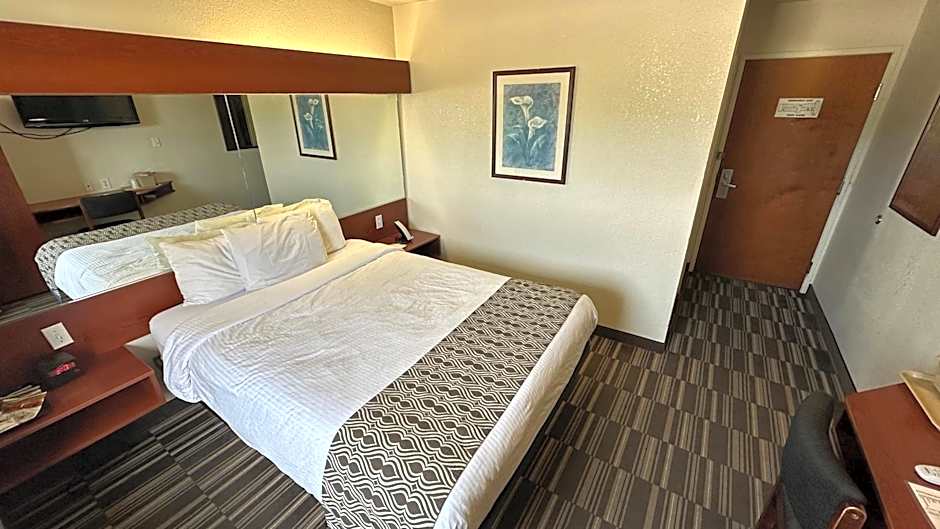 Microtel Inn & Suites By Wyndham Miami