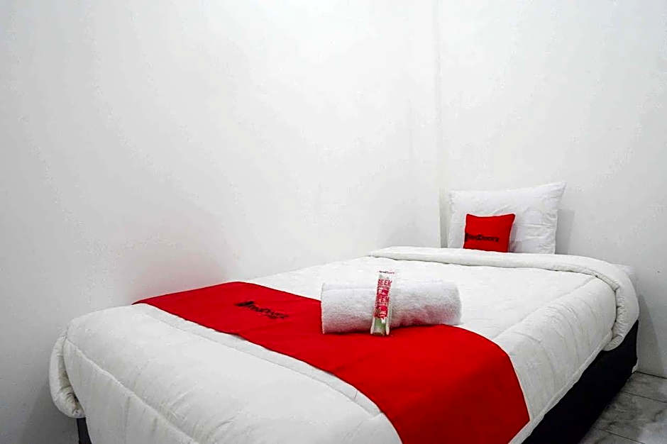 RedDoorz near GOR Jatidiri Semarang