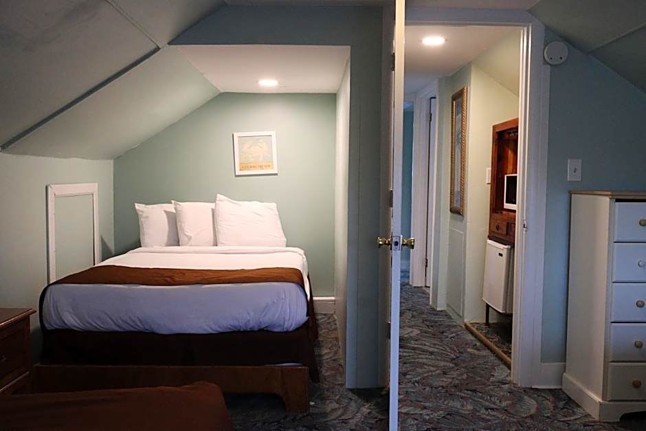 The Burgundy Inn Hotel and Apartments