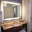 La Quinta Inn & Suites by Wyndham Houston - Normandy