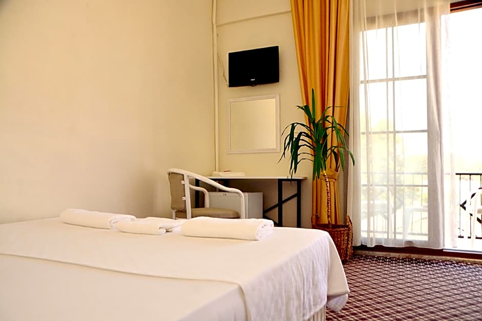 Cennet Hotel