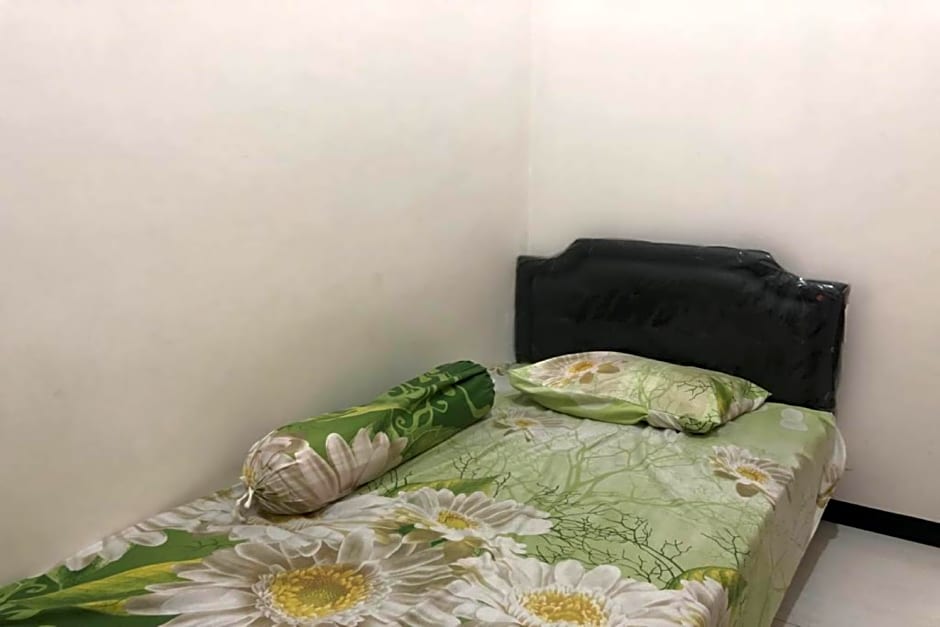 OYO Life 2678 Manyar Guest House