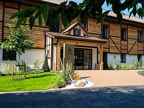 Warwick Castle Hotel & Knight's Village