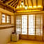 Gaeunchae Hanok Guesthouse Jeonju