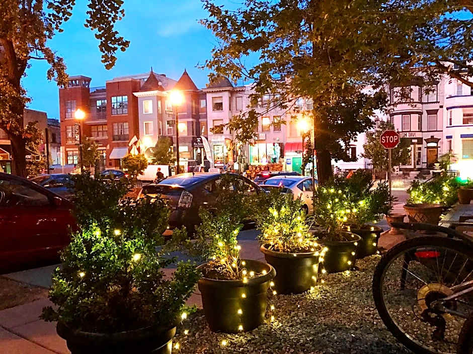 Highroad Hostel DC