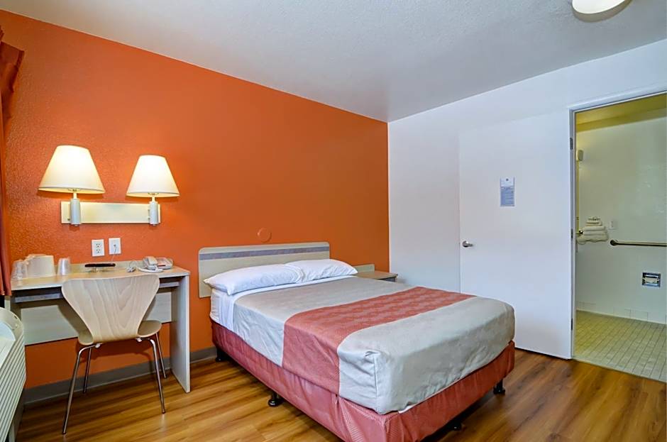 Motel 6-Palm Springs, CA - East - Palm Canyon