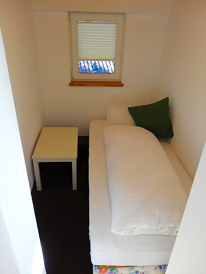 Bhome Gästehaus b&b / Apartments