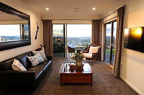 Quail Lodge