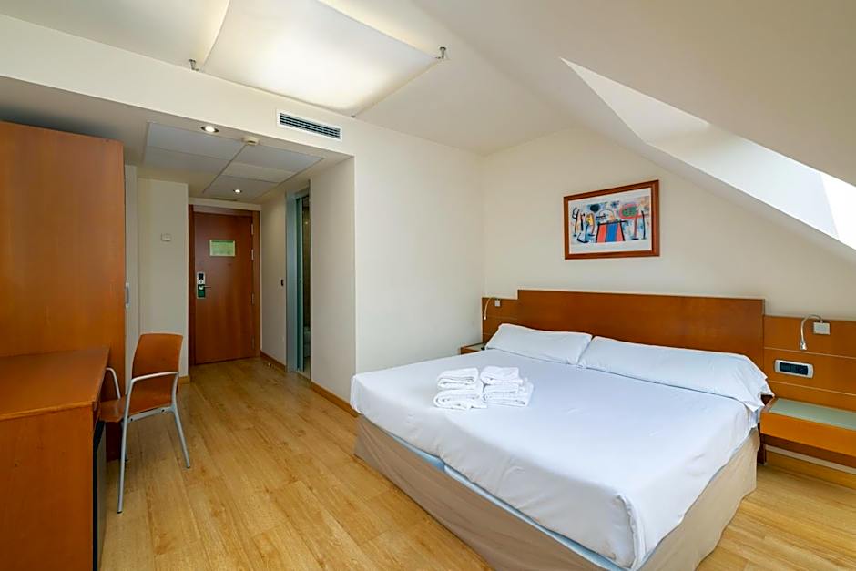 Duerming Longoria Plaza Hotel